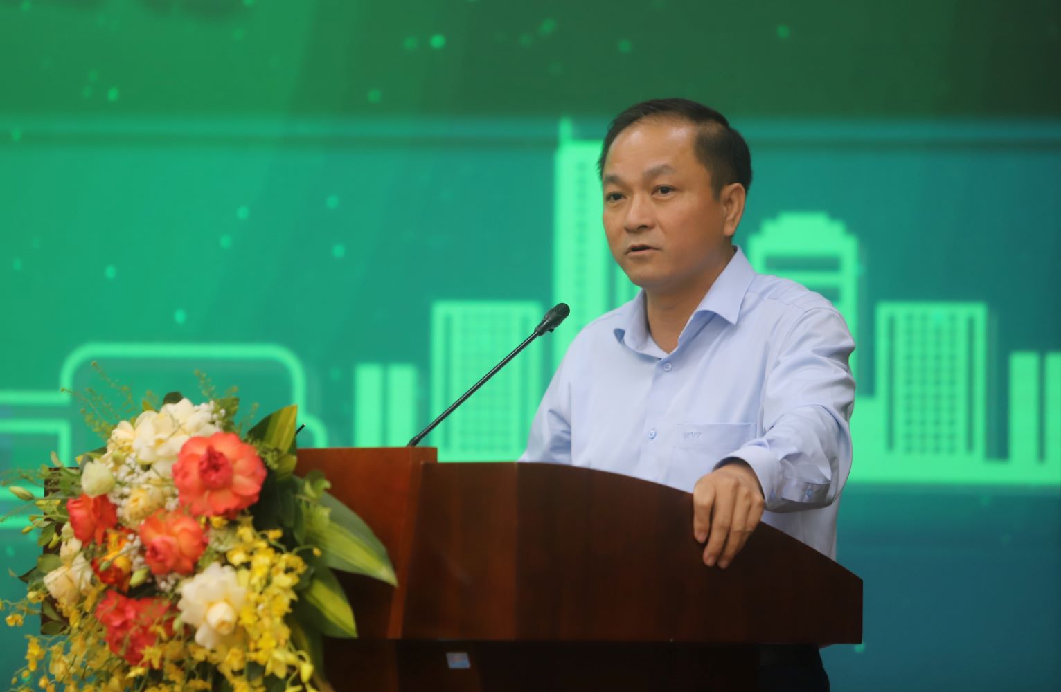 Phó Cục trưởng thuộc Bộ Công Thương: Người dân đón nhận xăng E10 ngày càng tích cực hơn - Ảnh 1