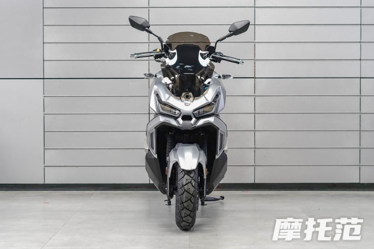 Mẫu xe máy này của nhà SYM có thể được coi là “quái vật đường dài” 150cc với bình xăng 15,2L, chạy gần 800 km một bình - Ảnh 4