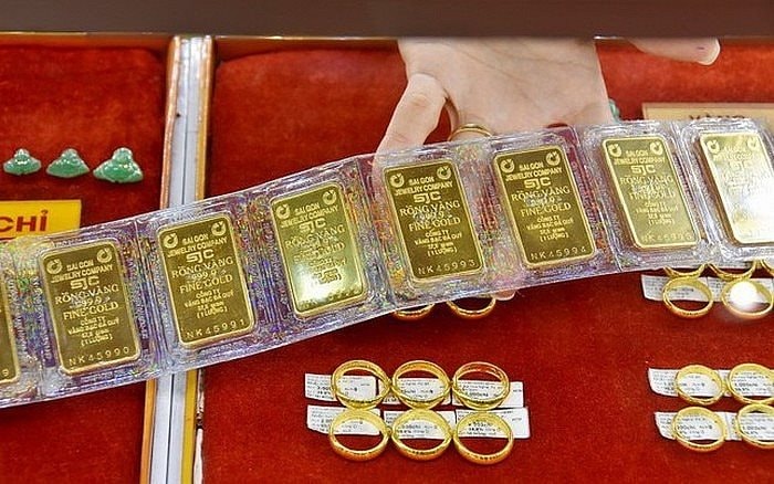 Giá vàng SJC, vàng nhẫn trơn chiều ngày 23/6 bất ngờ giảm mạnh, người mua lỗ gần 5 triệu sau vài tiếng - Ảnh 1