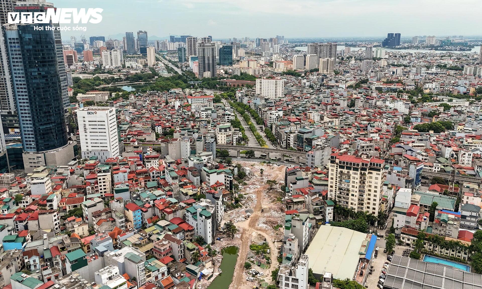 Hình hài tuyến đường Vành đai 2,5 qua Cầu Giấy sau gần 3 tháng thi công - Ảnh 1