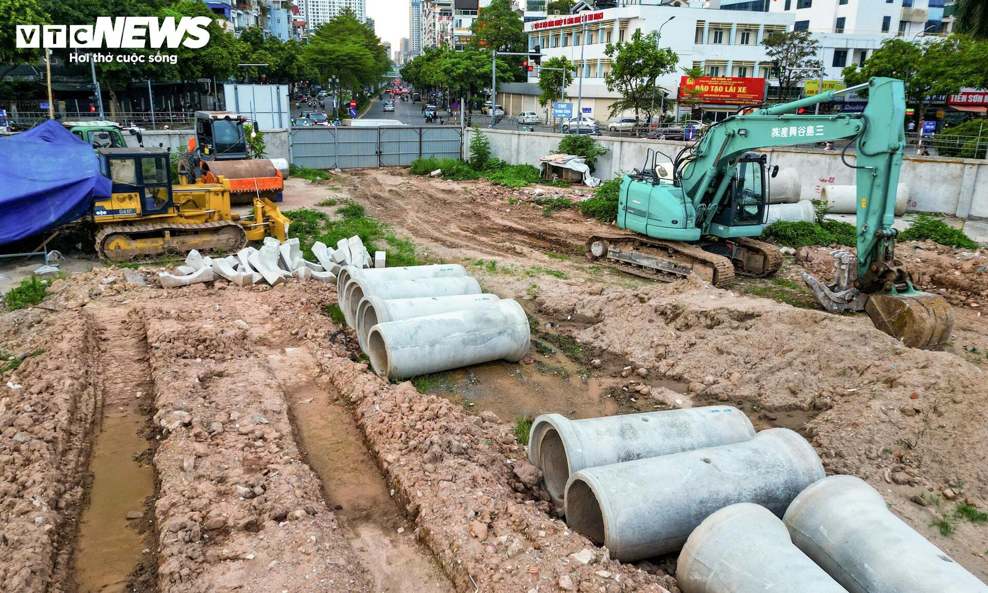 Máy móc làm việc ngày đêm tại điểm nghẽn cuối cùng của Vành đai 2.5 Hà Nội - Ảnh 7