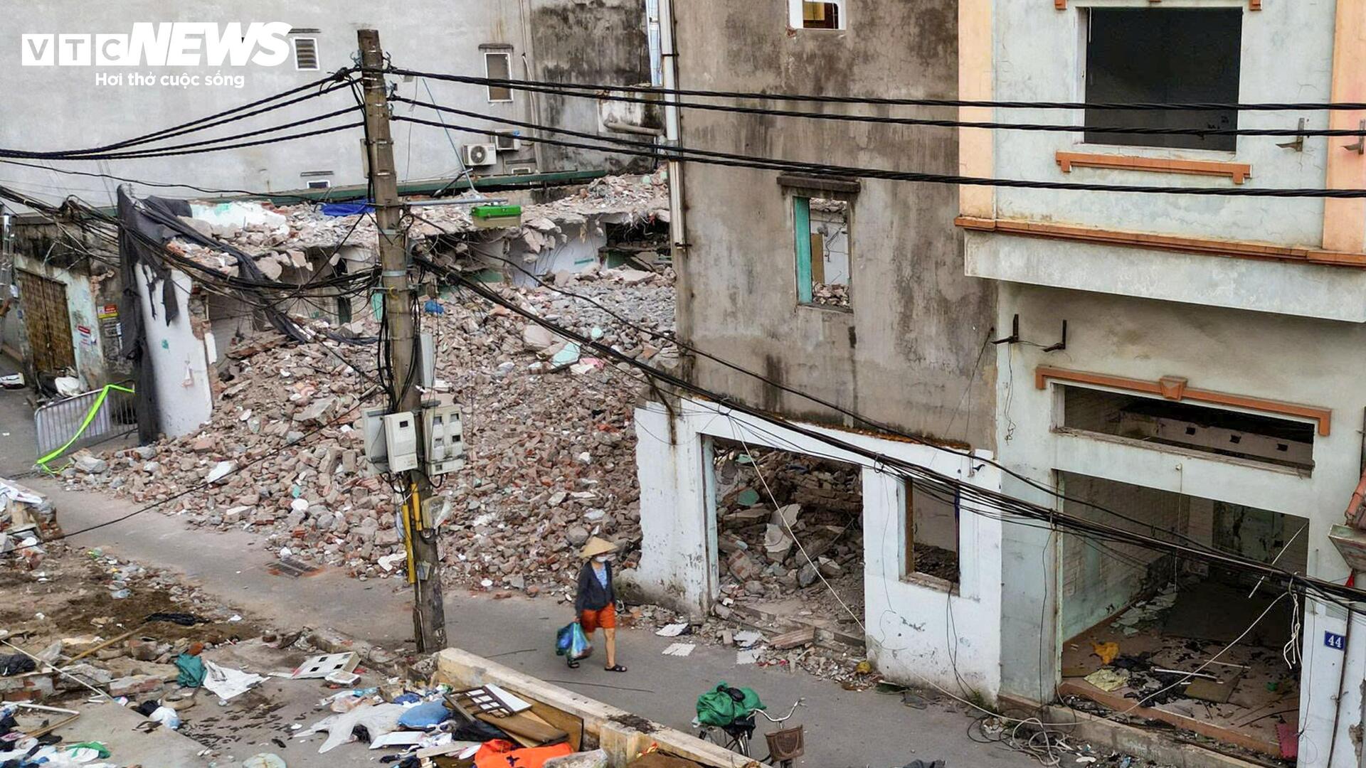 Máy móc làm việc ngày đêm tại điểm nghẽn cuối cùng của Vành đai 2.5 Hà Nội - Ảnh 10