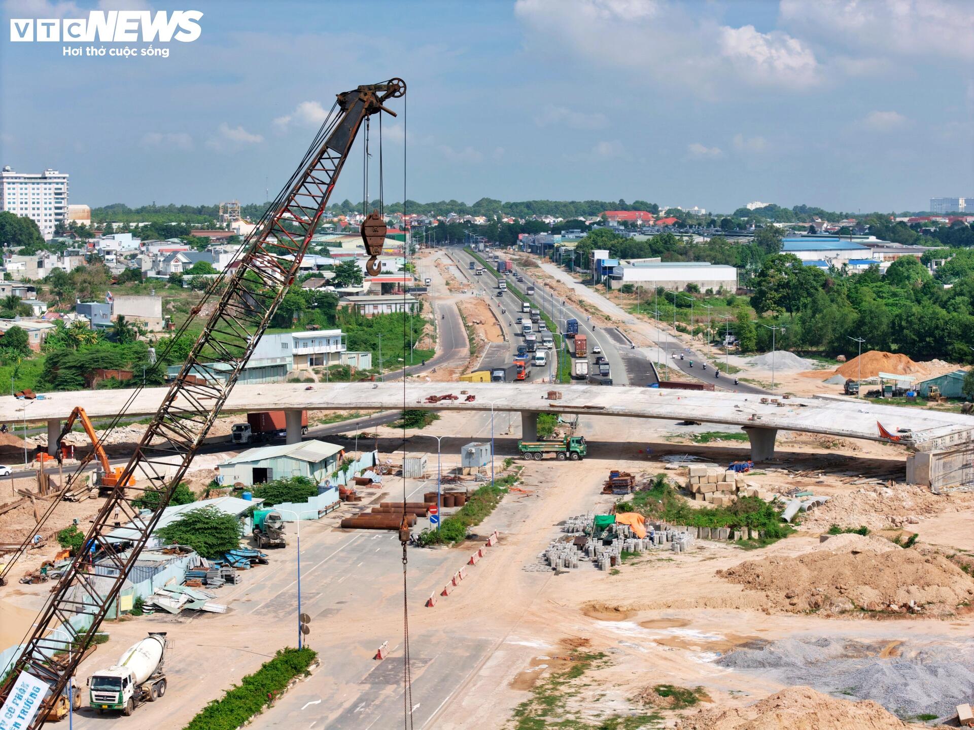 Cận cảnh Vành đai 3 qua khu vực Bình Dương sau gần 3 năm triển khai - Ảnh 7