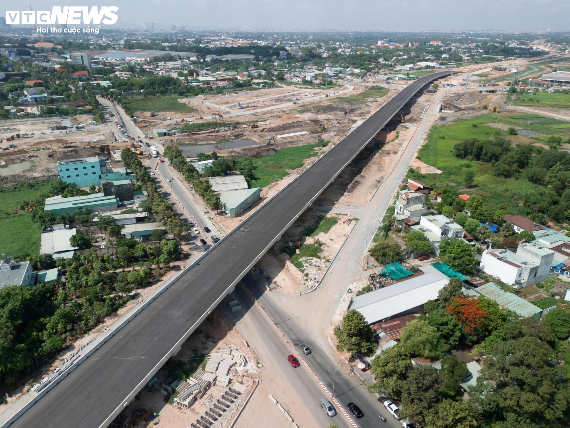 Cận cảnh Vành đai 3 qua khu vực Bình Dương sau gần 3 năm triển khai - Ảnh 2