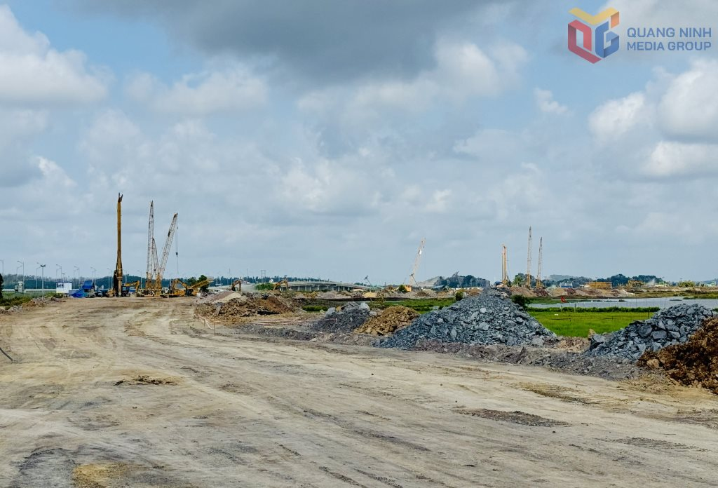 Bắt đầu thu hồi đất của hơn 1.850 hộ dân để làm siêu dự án 5,6 tỷ USD chưa từng có trong lịch sử do VinSpeed của tỷ phú Phạm Nhật Vượng đầu tư - Ảnh 1