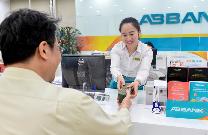 Loạt ngân hàng tăng vốn điều lệ cả chục nghìn tỷ đồng - Ảnh 2