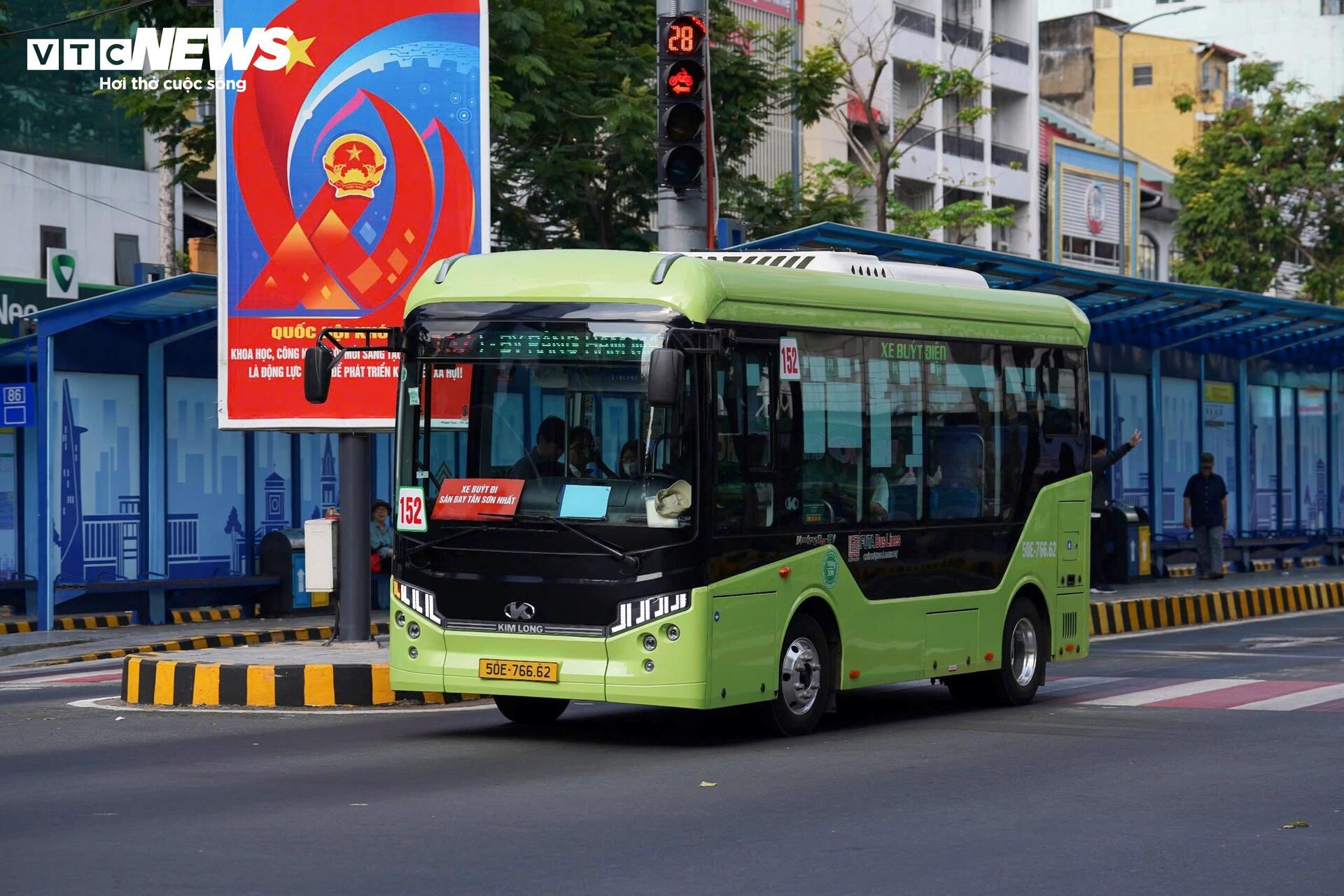 TP.HCM đặt mục chuyển đổi 100% xe buýt sang xe điện vào đầu năm 2027 - Ảnh 2