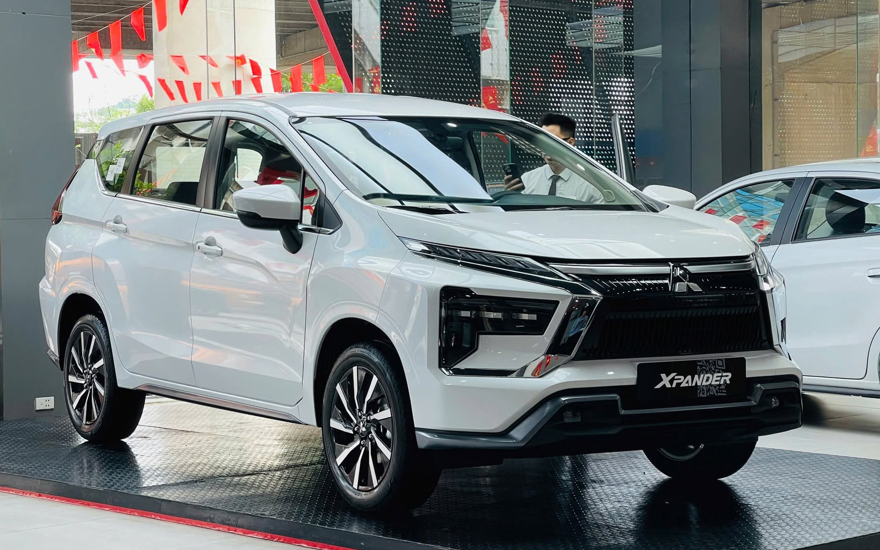 Mitsubishi Xpander giảm giá lăn bánh tới 85 triệu sau khi lấy lại top 1 phân khúc: Bản rẻ nhất trừ hết chỉ 501 triệu đồng, tăng sức ép cho Veloz Cross - Ảnh 1