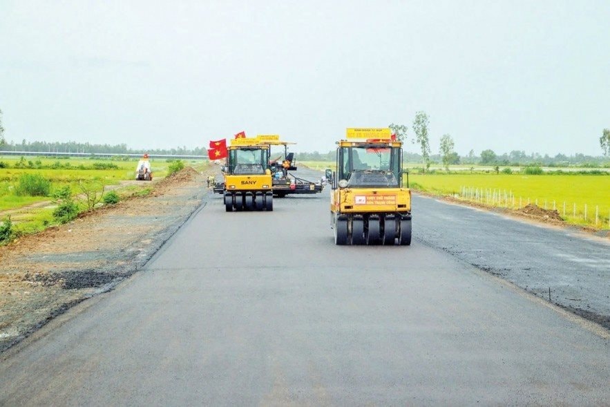 Đứng sau siêu cầu vượt biển dài nhất Việt Nam, lọt top 3 Đông Nam Á, một DN quân đội đặt mục tiêu kỷ lục 50.000 tỷ đồng - Ảnh 2