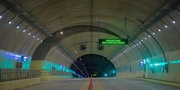 Dùng công nghệ ngoại xịn nhưng hỏng toàn bộ sau 3 năm, Việt Nam tự sửa và thành công lớn, biến cao tốc 9.000 tỷ đồng sở hữu hầm cấp đặc biệt thành hình mẫu mới - Ảnh 1