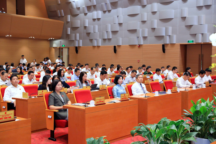 Chủ tịch Hà Nội: Quá thận trọng sẽ bỏ lỡ cơ hội phát triển, nóng vội có thể rủi ro - Ảnh 2
