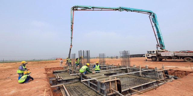 Cắm thành công 4.600 trụ thép nặng 200.000 tấn, Việt Nam biến điều không thể thành có thể, lập cú đúp kỳ tích khiến cả thế giới ngỡ ngàng - Ảnh 1