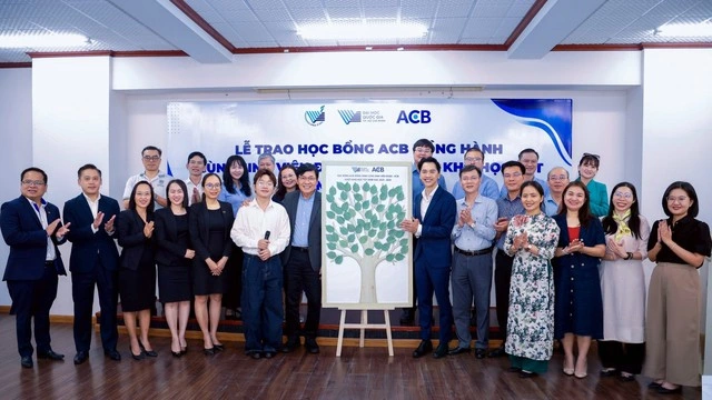Sáng lập bởi những giảng viên đại học, giáo dục trở thành DNA của ACB - Ảnh 2