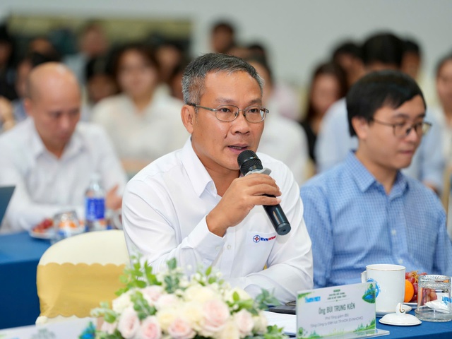 Lãnh đạo ngành điện TP.HCM 'tư vấn' mô hình đầu tư điện mái nhà hiệu quả - Ảnh 1