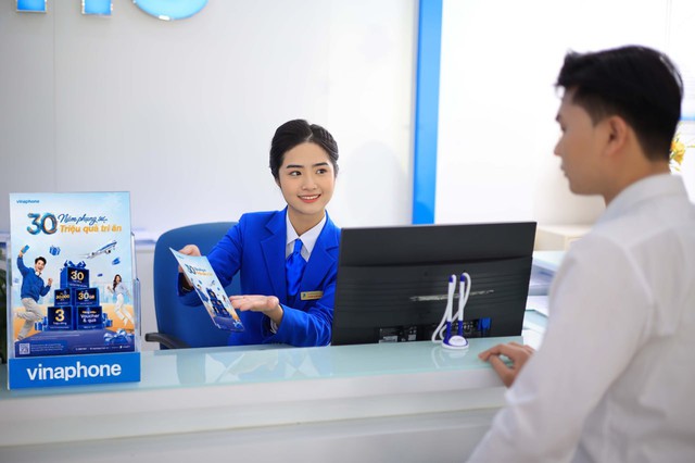 30 năm VinaPhone: Hàng triệu quà tri ân dành tặng khách hàng trên toàn quốc - Ảnh 1