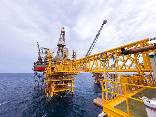 Kiến tạo động lực tăng trưởng mới cho Petrovietnam - Ảnh 1