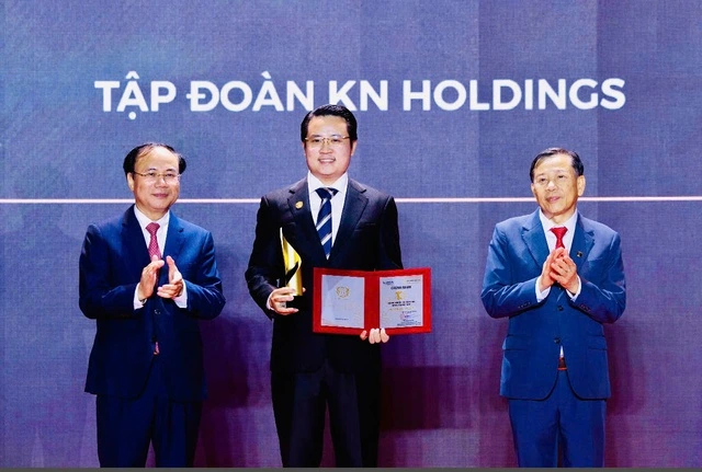 KN Holdings được vinh danh Top 10 doanh nghiệp bất động sản hàng đầu Việt Nam - Ảnh 1