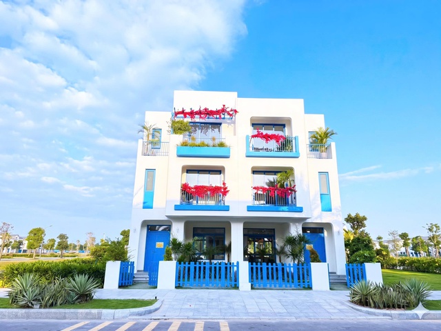 Santorini giữa lòng Cam Ranh: Nhà phố biển Hy Lạp xu hướng lưu trú mới tại CaraWorld - Ảnh 1