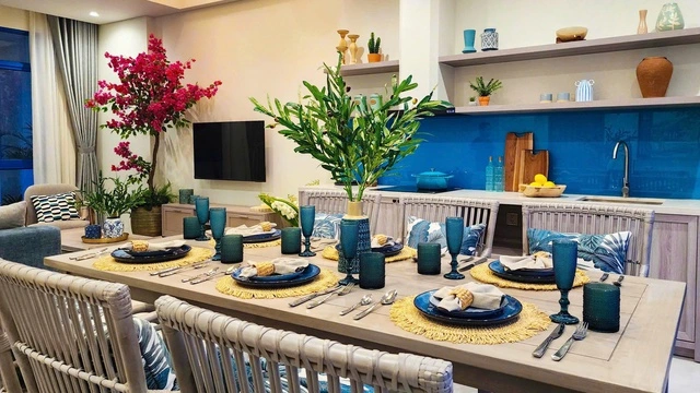 Santorini giữa lòng Cam Ranh: Nhà phố biển Hy Lạp xu hướng lưu trú mới tại CaraWorld - Ảnh 2