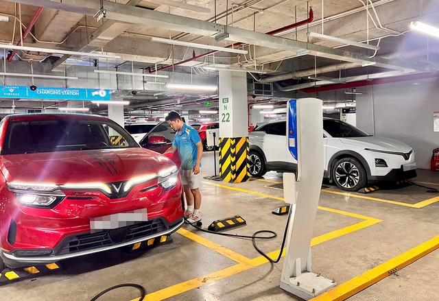 Chung cư phải có chỗ đậu, sạc xe điện