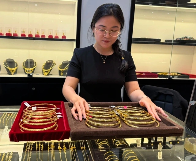 Giá vàng đang 'test đáy', đừng hoảng loạn bán tháo - Ảnh 2