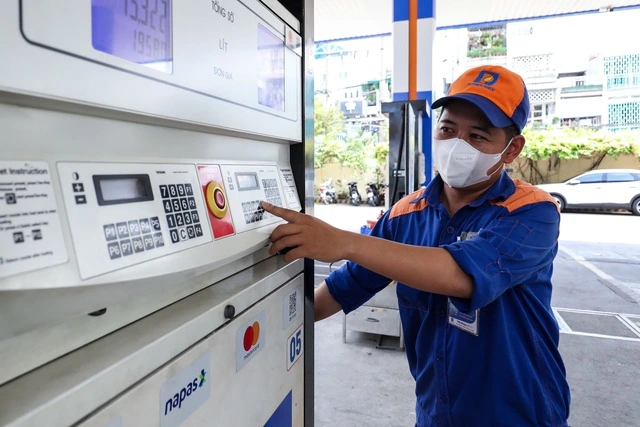 Vì sao Petrolimex đăng ký bán sạch cổ phiếu quỹ? - Ảnh 1