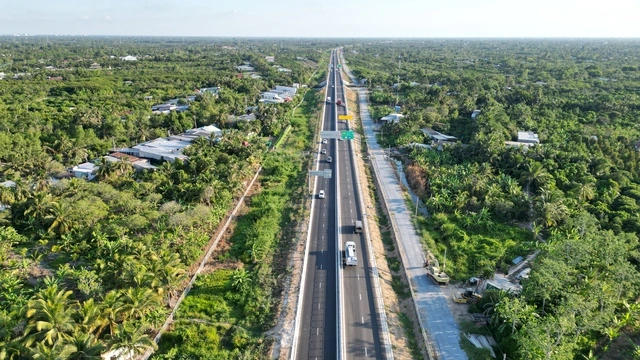 Ưu tiên làm cao tốc trên cầu cạn tại vùng đất 'siêu nhạy cảm' ĐBSCL - Ảnh 2