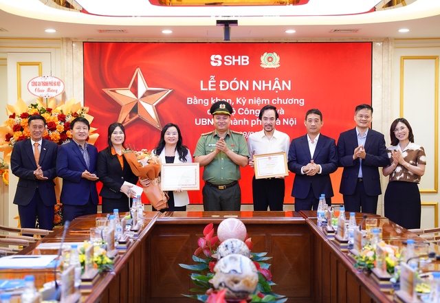 Từ cán bộ nhân viên SHB bảo vệ khách hàng đến bằng khen của Bộ Công an - Ảnh 1