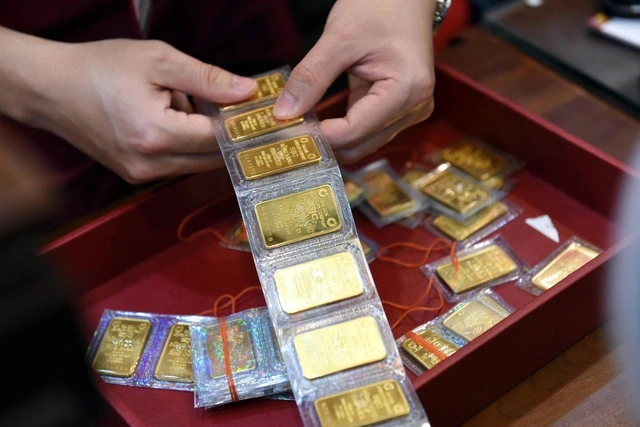 Giá vàng hôm nay 6.6.2026: Lao dốc, người mua lỗ nặng 10 triệu đồng sau một ngày - Ảnh 1
