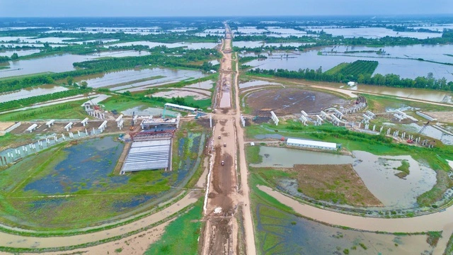 Làm cao tốc vùng ĐBSCL, xây sao cho bền? - Ảnh 1