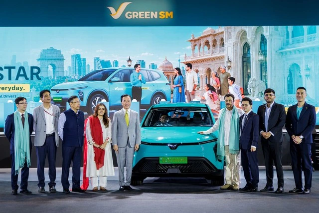 Taxi điện của Việt Nam 'chạy' qua thị trường đông dân nhất thế giới - Ảnh 2