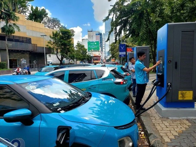 'Nóng' cuộc đua trạm sạc xe điện toàn cầu - Ảnh 2