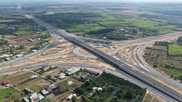 Khu Đông TP.HCM và câu hỏi về mặt bằng giá mới của biệt thự nội đô - Ảnh 1