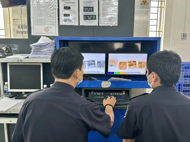 Bãi bỏ nhiều thủ tục hải quan liên quan đến kinh doanh cửa hàng miễn thuế - Ảnh 1