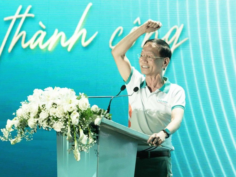 Nhóm cổ phiếu hệ sinh thái của ông Vũ Văn Tiền đồng loạt có biến - Ảnh 1