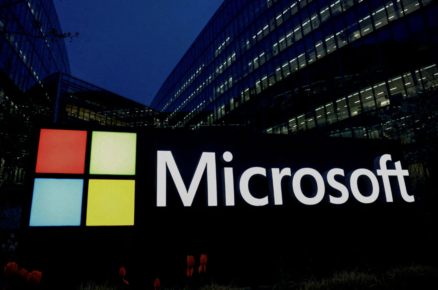 5.000 nhân viên Microsoft mất việc, chuyện gì đang xảy ra? - Ảnh 1