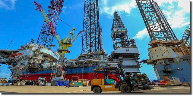 Kéo khối thép nặng 12.000 tấn ra biển nổi sừng sững, Việt Nam thành công làm chủ một công nghệ quan trọng