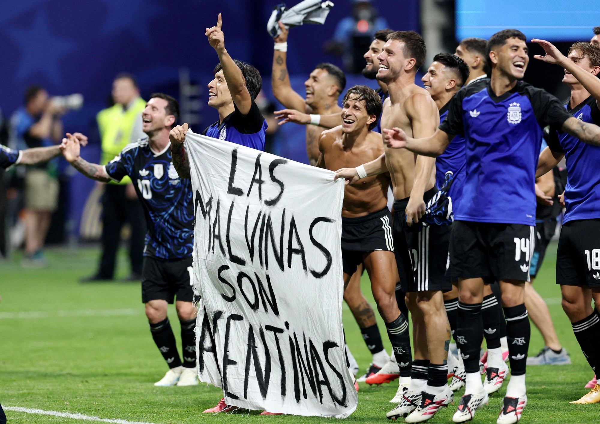 FIFA điều tra đội tuyển Argentina - Ảnh 1