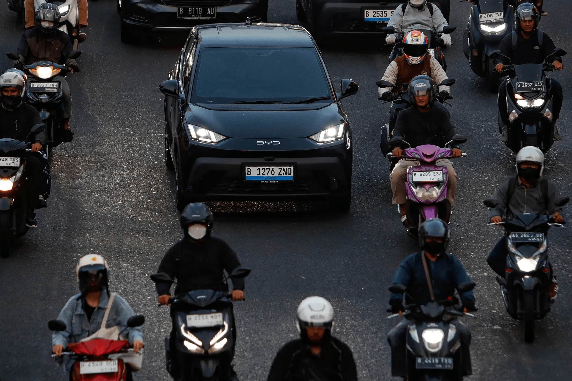 Xe điện Trung Quốc đang lâm vào cảnh tàn nhẫn nhất: “Chúng đang tự ăn thịt chính mình" - Ảnh 1