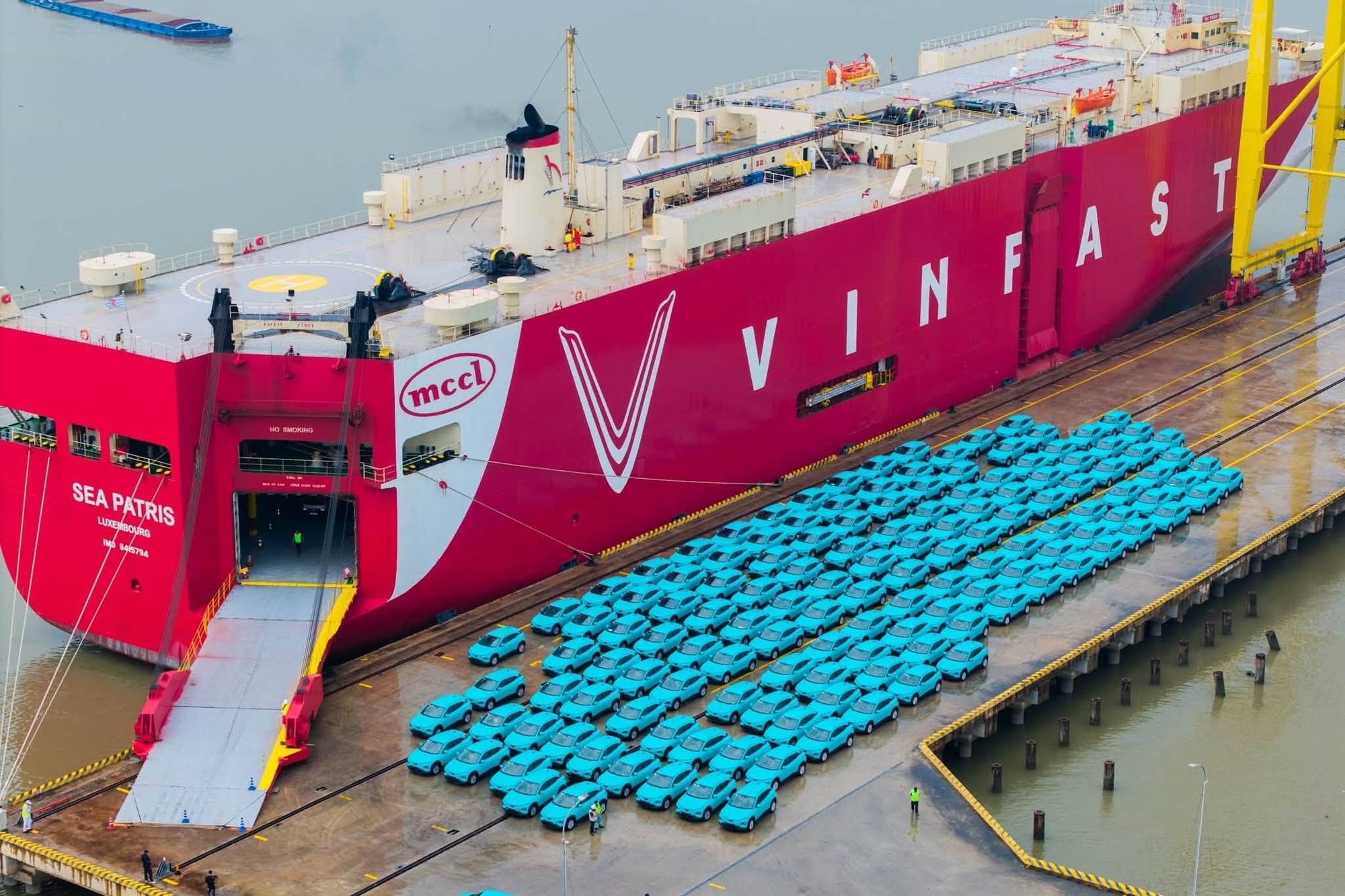 Gần 1.500 xe VinFast VF 6 Green SM lên đường - Ảnh 1