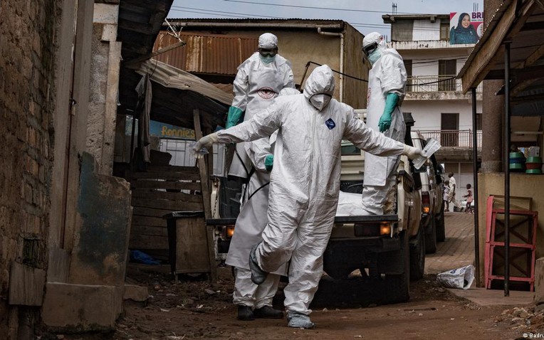 WHO cảnh báo: Dịch Ebola đang bùng phát nhanh chưa từng thấy, trên 2.000 ca nhiễm và 796 ca tử vong được ghi nhận chỉ trong 2 tháng - Ảnh 1