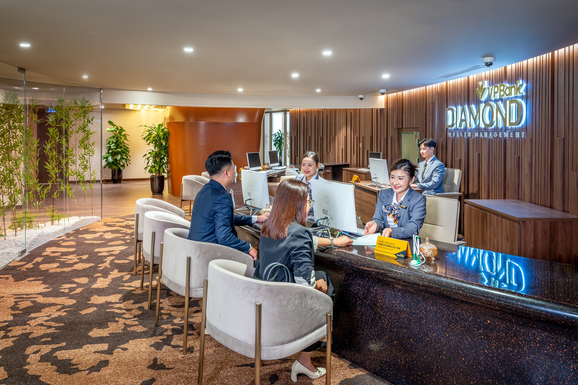 Family Banking giúp VPBank Diamond tạo khác biệt tại Global Banking & Finance Awards