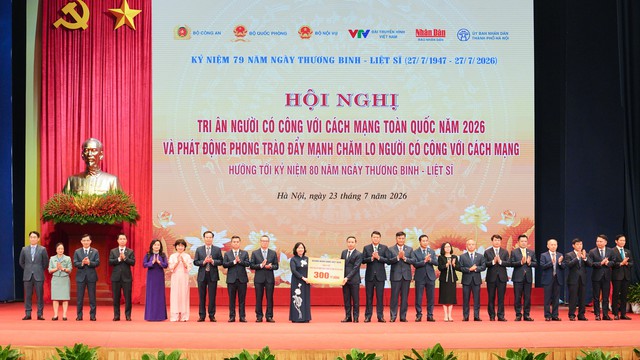 LPBank đóng góp 15 tỷ đồng chăm lo người có công, nối dài hành trình "Đền ơn đáp nghĩa" - Ảnh 1
