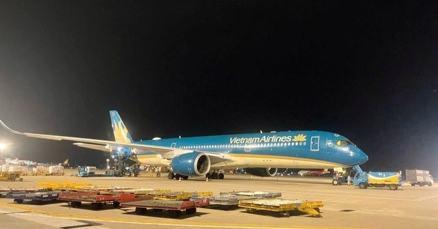 Chuyến bay không có bất kỳ hành khách nào cất cánh đã trở về Nội Bài, lập kỳ tích bay dài thứ 2 thế giới - Ảnh 1