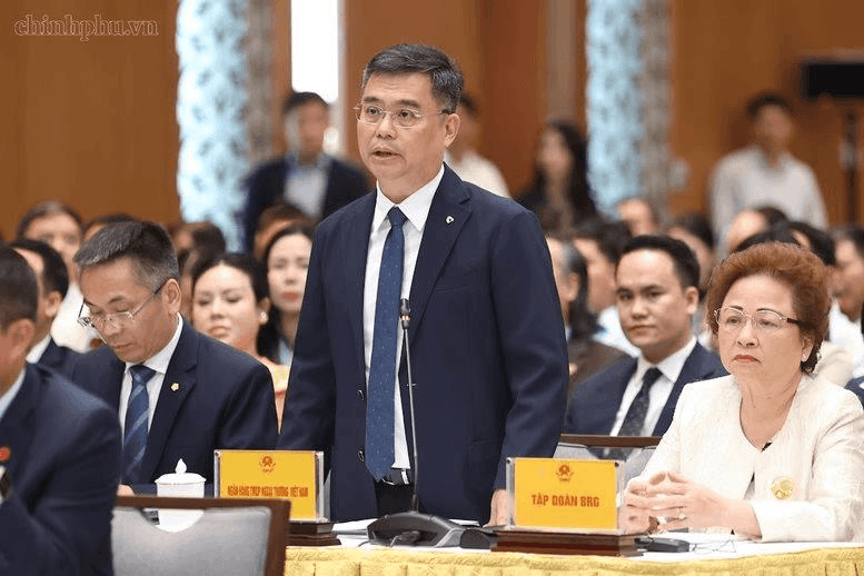 Tích lũy trong nước không đủ, Chủ tịch Vietcombank đề nghị phát hành trái phiếu quốc tế - Thống đốc nói NHNN đang tính toán và chắc chắn có sự vào cuộc