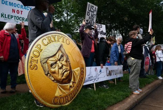 1 triệu nhà đầu tư mua memecoin của Tổng thống Donald Trump lỗ gần 4 tỷ USD, có người 'bốc hơi' nửa tài khoản - Ảnh 1