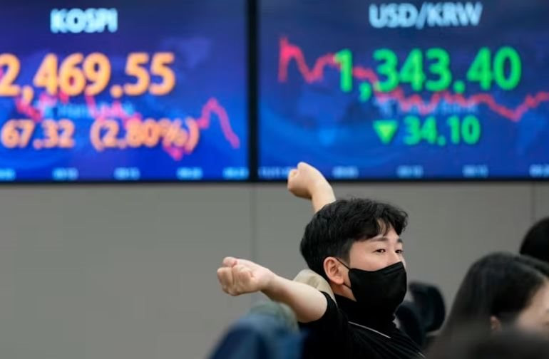 1,2 triệu tài khoản chứng khoán Hàn Quốc bị call margin, cứ 30 người trưởng thành lại có 1 người tay trắng: Chuyện gì đã xảy ra? - Ảnh 1