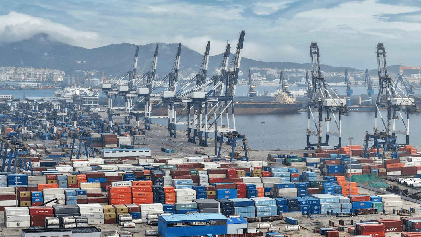 Trung Quốc: GDP quý 2 tăng thấp hơn dự báo, chạm đáy 4 năm - Ảnh 1