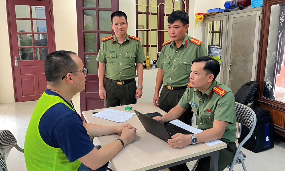 Công an Bắc Ninh triệt phá đường dây đánh bạc xuyên quốc gia Fi88 và KingGroup: Hơn 30.000 thành viên, giao dịch hàng nghìn tỷ, các đối tượng được trả hơn 100 triệu/tháng - Ảnh 1