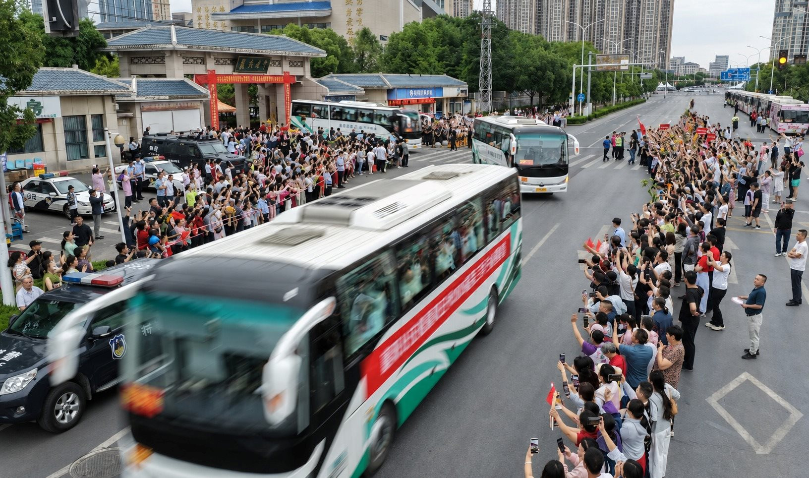Không có chuyện thi lại nếu gian lận: Trung Quốc xử lý cực nghiêm mọi vi phạm trong kỳ thi quan trọng nhất - Ảnh 1
